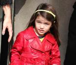 Suri Cruise en mode Blair Waldorf elle est à croquer ! 