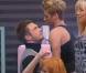 Secret Story 4 : Regardez Maxime se trémousser pour allumer un Benoît... très réceptif !