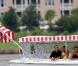 Barack Obama, sa femme Michelle et sa fille Sasha font une balade en bateau le 15 août 2010 à Saint Andrews Bay