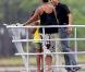 Barack Obama, sa femme Michelle et sa fille Sasha font une balade en bateau le 15 août 2010 à Saint Andrews Bay