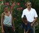 Le président américain Barack Obama, son épouse et sa fille Sasha jouent au mini-golf à Panama City le 14 août 2010