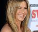 Jennifer Aniston, dans un ensemble Lanvin, lors de l'avant-première d'Une famille très moderne à Los Angeles le 16 août 2010
