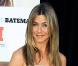 Jennifer Aniston, dans un ensemble Lanvin, lors de l'avant-première d'Une famille très moderne à Los Angeles le 16 août 2010