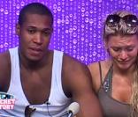Amélie est abattue à l'idée que Senna puisse quitter le jeu.  