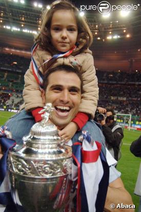 Pedro Miguel Pauleta, le buteur portugais du PSG, attend une autre petite fille