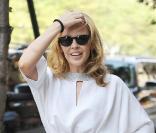 Kylie Minogue prend la pause devant son Hôtel à Manhattan le 31 août 2010