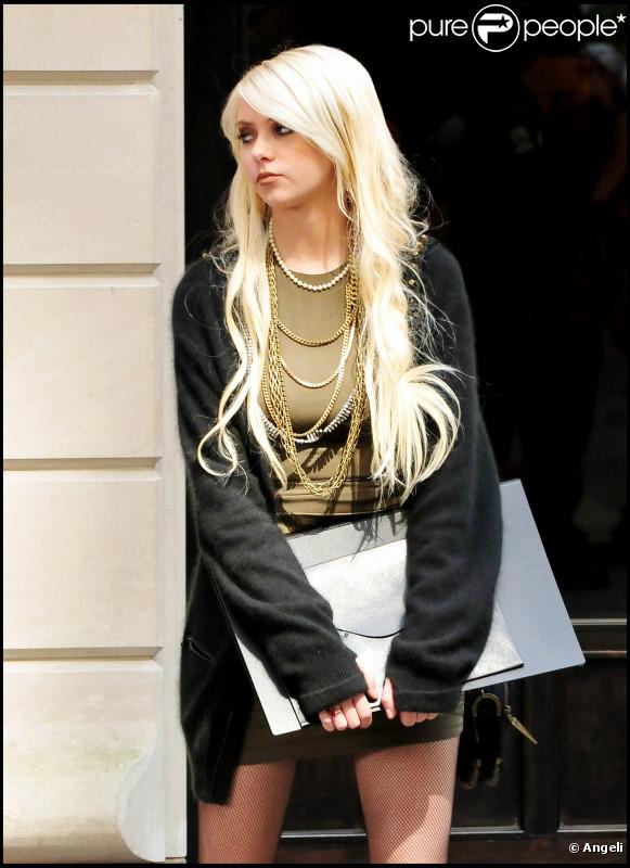Taylor Momsen sur le plateau de tournage de Gossip Girl, le 2 septembre 2010