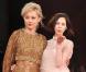 La superbe Rinko Kikuchi insuffle un vent venu d'Orient sur le tapis rouge vénitien...