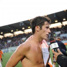 Septembre 2010 : alors qu'il fait ses débuts, délicats, avec l'OL, Yoann Gourcuff montre ses failles, perdant ses nerfs lors d'une interview pour Téléfoot...