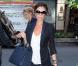 Legging en cuir, escarpins cloutés Louboutin, veste tendance et sac de sa propre collection, Victoria Beckham est comme toujours... au sommet de la mode !