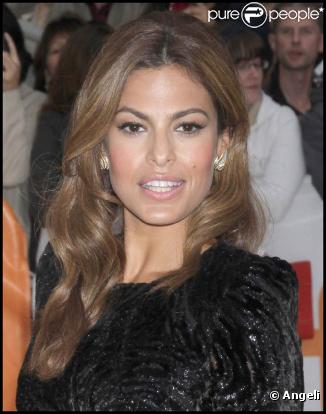 Eva Mendes à l'occasion de l'avant-première de  Last Night , dans le cadre du Festival du Film de Toronto, le 18 septembre 2010.