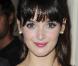 Regardez la ravissante Charlotte Le Bon piquer la place de Michel Denisot !