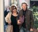 PHOTOS : Tina Turner et son compagnon s'offrent une petite séance shopping à Milan...