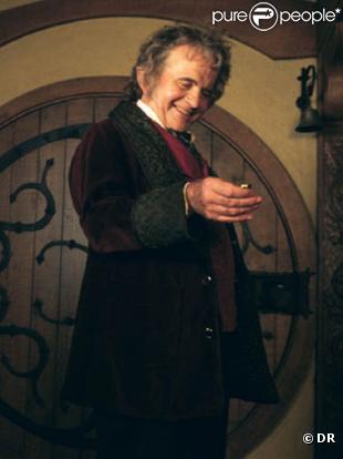 Ian Holm incarnait Bilbo dans la trilogie du  Seigneur des Anneaux. 