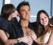 Pas la peine de se presser les filles, ceci n'est qu'une pâle copie du sexy Robbie Williams... Enfin, la statue n'est pas mal non plus ! 