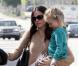 Maman Jenny passe du temps avec sa fille Violet (29 octobre 2010 à Los Angeles)