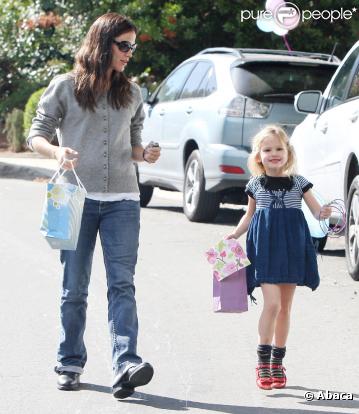 Jennifer Garner emmène sa fille Violet (Californie, 30 octobre 2010)
