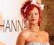 Rihanna : Ravissante avec ses cheveux rouges, elle joue à la Mère Noël !