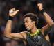 Des images de la demi-finale opposant Gaël Monfils à Roger Federer lors du Masters Series de Paris-Bercy qui a vu la victoire du Français sur le score de 7-6/6-7/7-6, à Paris, le 13 novembre 2010.