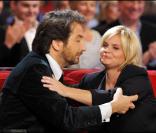 Edouard Baer, invité spécial de Vivement Dimanche, avec Isabelle Nanty (tourné le 17 novembre 2010 et diffusé le dimanche 21 novembre 2010 sur France 2)