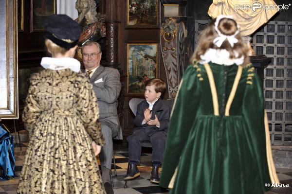 Mercredi 17 novembre 2010, une date à marquer d'une pierre blanche pour le prince Christian de Danemark : à 5 ans, entouré de son grand-père Henrik et de sa mère la princesse Mary, il a effectué sa première mission officielle !