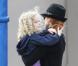 Marcia Cross partage un moment avec son époux Tom Mahoney et leurs deux filles, Eden et Savannah, dans un jardin public de Santa Monica, samedi 20 novembre.