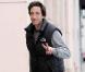 Adrien Brody, ici en shopping à Berverly Hills le 23 novembre 2010, semble très content d'avoir remporté son procès !