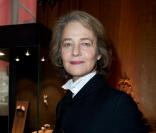 Charlotte Rampling lors du Sparkling Lunch du joaillier Vhernier au Plaza Athénée à Paris le 18 novembre 2010