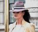 Catherine Zeta-Jones ne réussit pas à relever le niveau, malgré son sac Hermès. 