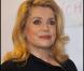 Quel chanteur fait ses débuts au ciné dans les bras de Catherine Deneuve ?