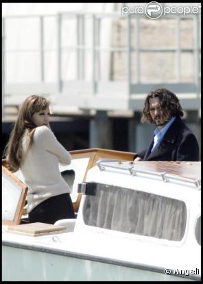 Johnny Depp avec Angelina Jolie sur le tournage de The Tourist en mai 2010 à Venise
