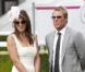 Selon la presse anglaise, Elizabeth Hurley aurait une aventure avec l'ancien joueur de cricket australien Shane Warne. Ils se sot rencontrés aux courses Goodwood le 27 juillet 2010