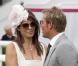 Selon la presse anglaise, Elizabeth Hurley aurait une aventure avec l'ancien joueur de cricket australien Shane Warne. Ils se sot rencontrés aux courses Goodwood le 27 juillet 2010