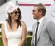 Selon la presse anglaise, Elizabeth Hurley aurait une aventure avec l'ancien joueur de cricket australien Shane Warne. Ils se sot rencontrés aux courses Goodwood le 27 juillet 2010