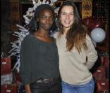 Aïssa Maïga et Zoé Félix au goûter organisé par Les P'tits Cracks, au club Raspoutine, le samedi 11 décembre 2010.