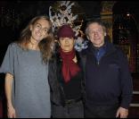 Céline Charloux, Salma Hayek et Mario Luraschi au goûter organisé par Les P'tits Cracks, au club Raspoutine, le samedi 11 décembre 2010.