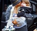Christina Aguilera et son fils Max, le 14 octobre 2010 