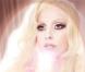 Lady Gaga renouvelle son contrat pour la marque de maquillage M.A.C en 2011.