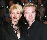 Ronan Keating et sa femme Yvonne, Londres, juin 2000