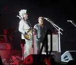 Johnny Hallyday et Matthieu Chedid à Montpellier, le 3 décembre 2010