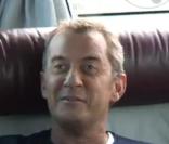 Christophe Dechavanne dans le making of du Plus Grand Quiz de France !