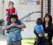 Le grand Jack Black en promenade avec sa femme Tanya Haden et leurs deux fils, Samuel et Thomas, à Los Angeles, en janvier 2011.