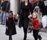 La bombe Angelina Jolie bientôt éclipsée par ses filles Shiloh et Zahara ! 