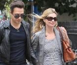 Kate Moss a célébré son 37e anniversaire à Paris et en amoureux...
