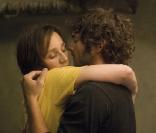 Kristin Scott Thomas et Pio Marmaï dans le film Contre toi 