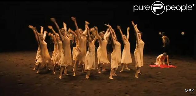 Des images de  Pina , le documentaire consacré à la chorégraphe Pina Bausch (morte en juin 2009) et réalisé par Wim Wenders, en salles en avril 2011.