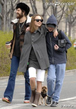 Natalie Portman, Devendra Banhart et un paparazzo
