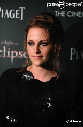 La ravissante Kristen Stewart incarnera un transexuel emprisonné dans  K-11 , en tournage lors de l'été 2011.