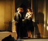 Nicolas Briançon et Anne Charrier dans la pièce Au moment de la nuit au théâtre des Champs-Elysée (8 février 2011)
