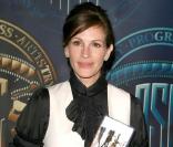 Julia Roberts honorée lors de la grande soirée des 25e ASC, qui s'est tenue au Grand Ballroom d'Hollywood, à Los Angeles, le 13 févier 2011.
